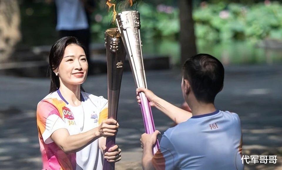 奥运冠军罗雪娟:23岁因伤退役,嫁给大10岁富商,如今39岁美如少女