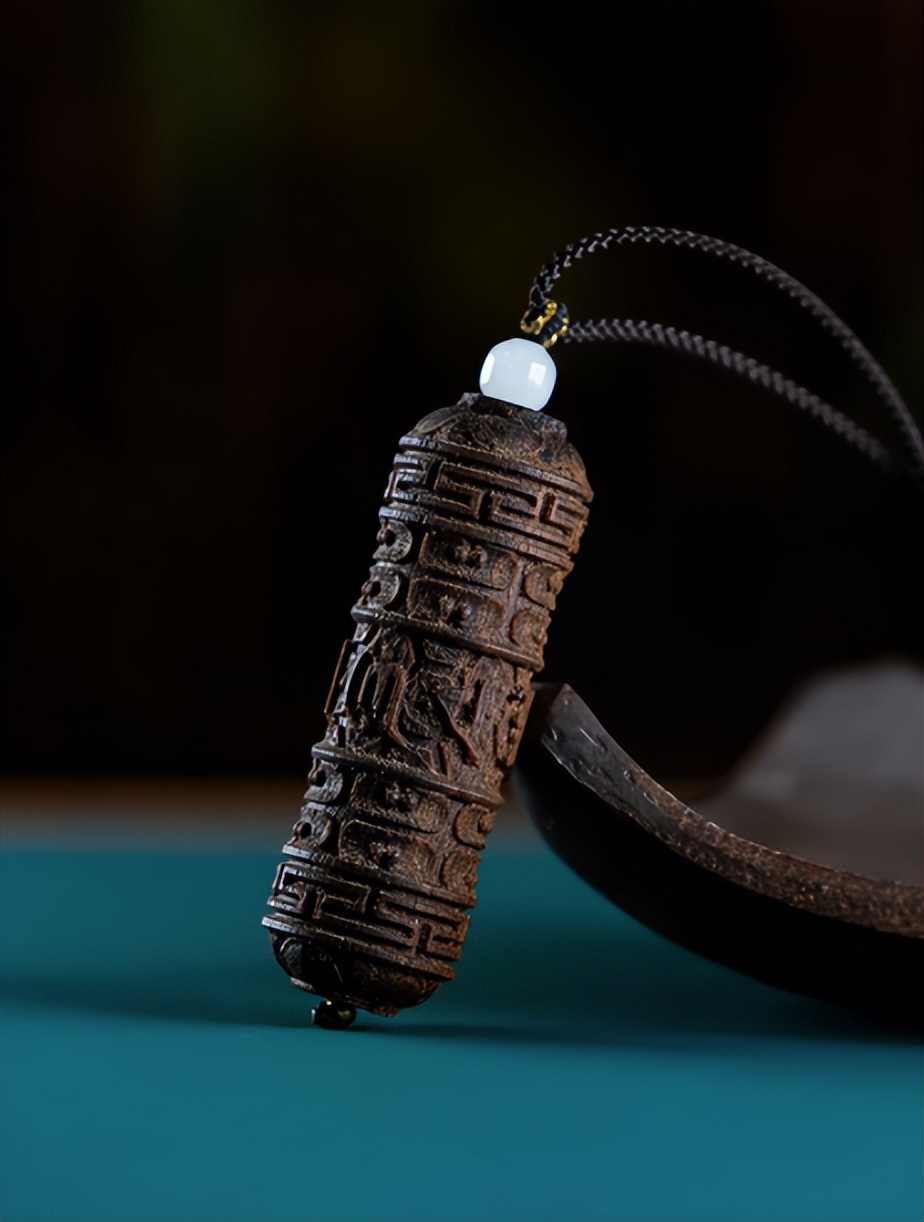 沉香|有香气的珠宝,循腕间香气,得内心澄净