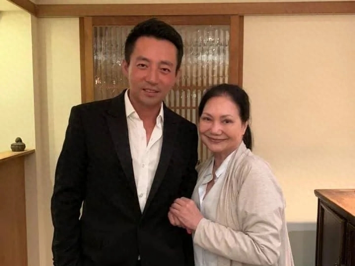 汪小菲直播亲口承认还爱大S，又称光头跑了，望与前妻复婚照顾她