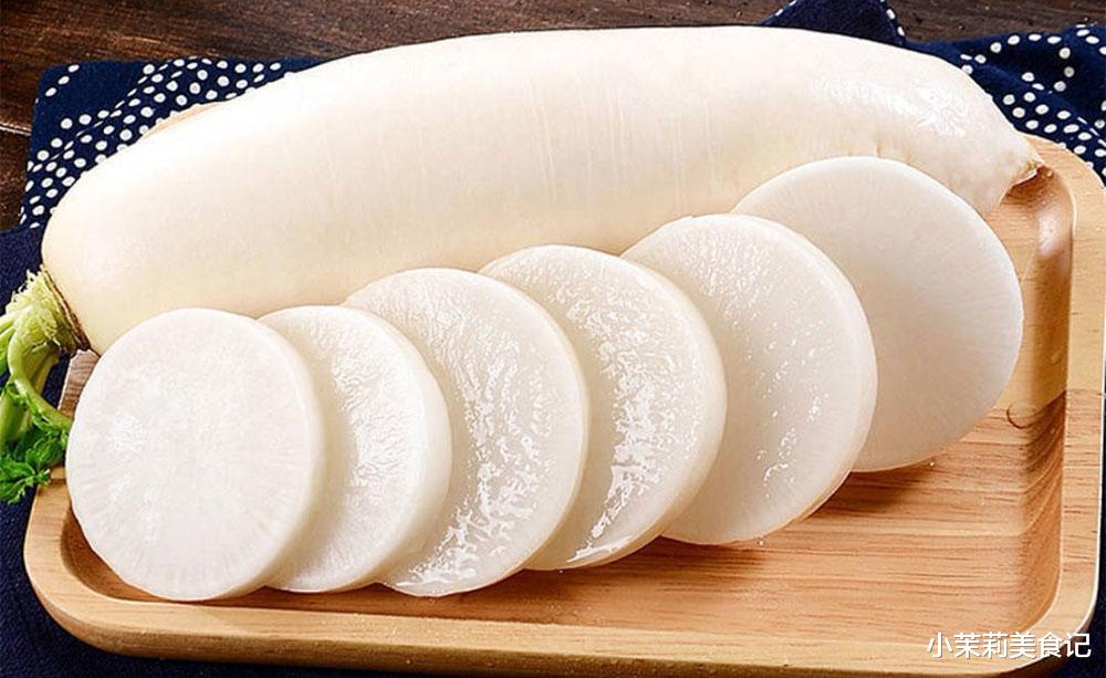 蜂蜜|这菜2毛1斤,却是公认的“肺部大救星”,一化痰,二解毒,三通便,四增免疫,切好加蜂蜜保存,每天泡水喝很受益