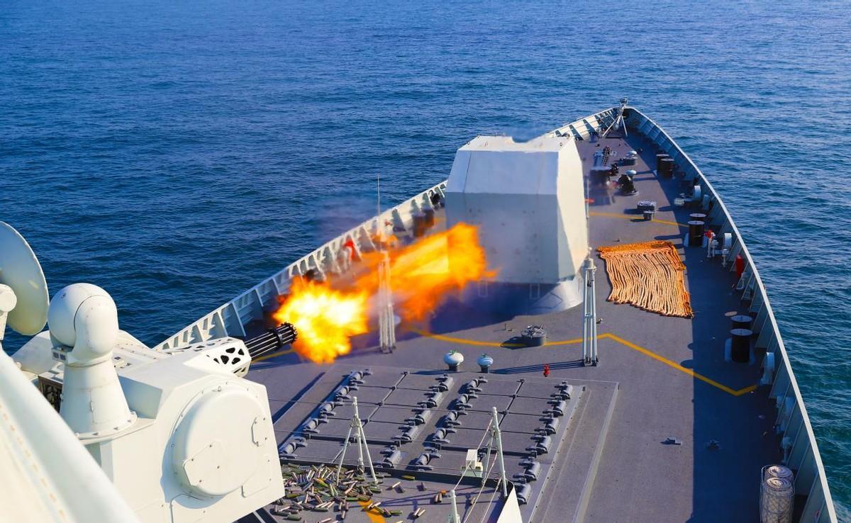 炮对空射击,对于055大驱,052d和054a型舰来说,实际上就是近防炮的防空