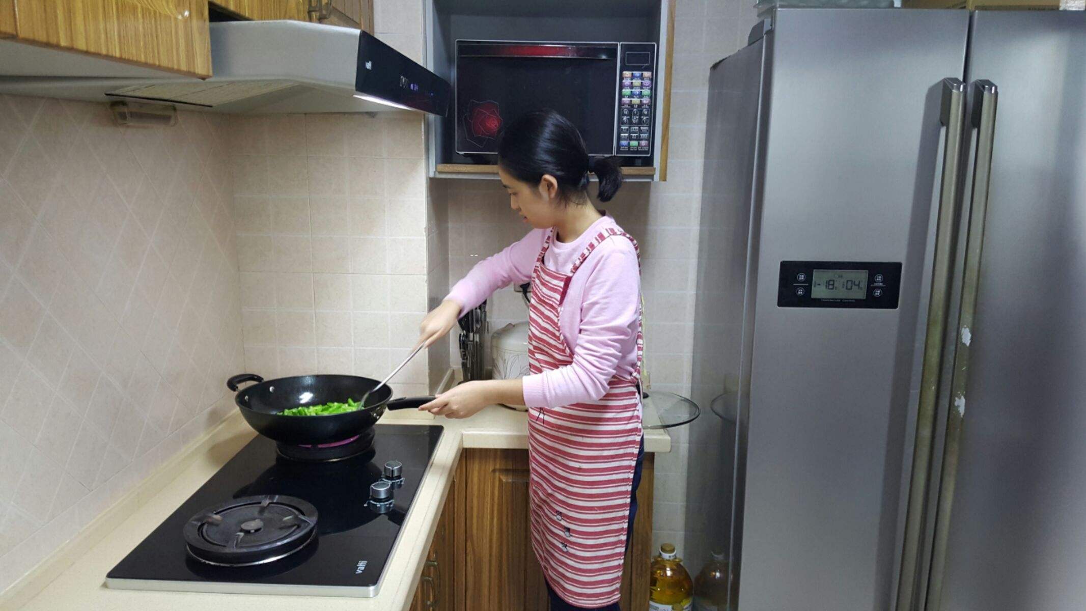 裁员|啃老啃出新花样,“全职女儿”靠家长发工资,考研失败反成了借口