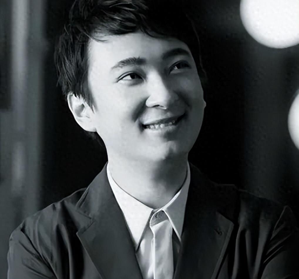 从怼天怼地,到2022年被禁失声,一首“凉凉”送给王思聪