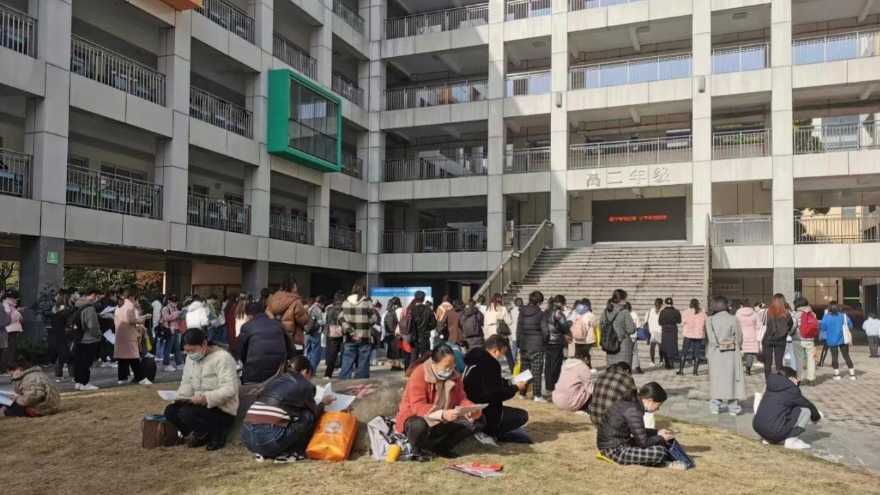 合肥|卷到爆炸！ 实拍安徽教师招聘合肥八中校区考点！