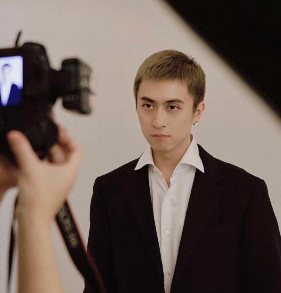 秦奋风波愈演愈烈,受害者被恐吓生命受到威胁,阿娇口碑沦陷