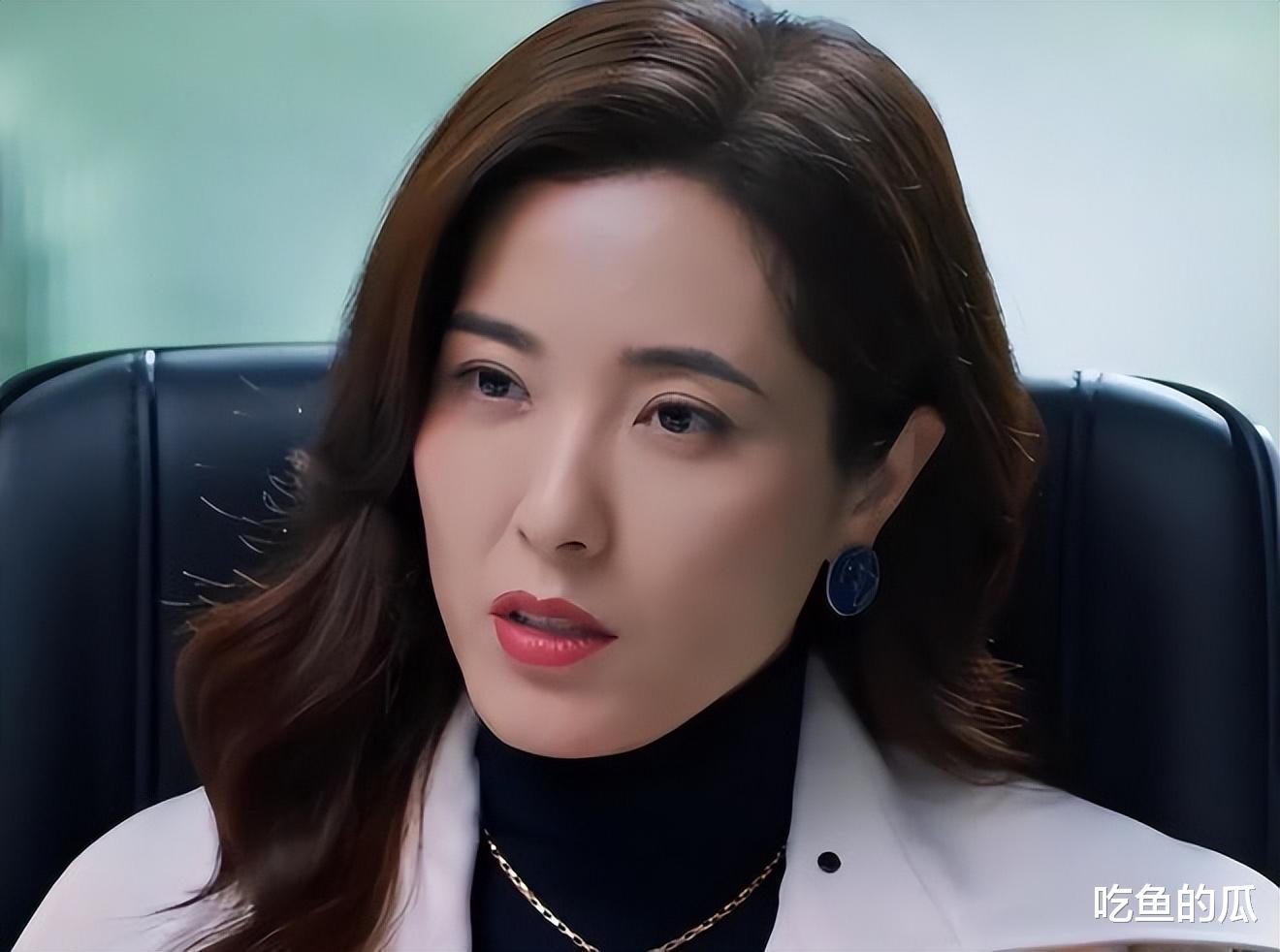 资源逆天又如何？人设崩塌、故作清高，这4位女艺人活该红不起来