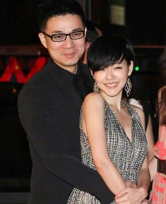 太惨了!曝许雅钧将私生子接回家,小S双眼红肿,恐被净身出户!