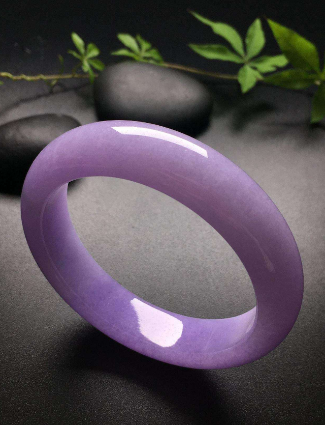 翡翠|绿肥红瘦,浮翠流丹,五彩缤纷的翡翠藏着怎样的四季风情?