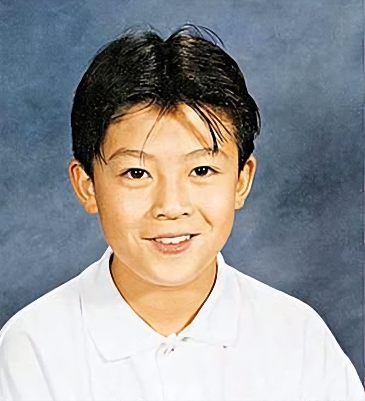 徐冬冬|陈冠希父母30岁照片曝光，母亲年轻时是大美人，神似“麦迪娜”