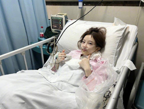 突发!冯提莫深夜曝癌症晚期,病源或因王思聪,怕父母知晓苦隐瞒