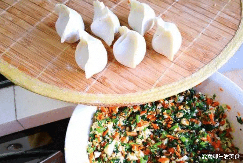 茼蒿|这菜人称“皇帝菜”,有蒿之清气、菊之甘香,常吃好处多,别不懂吃!分享5种好处做法