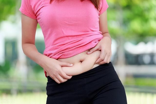 腰两侧和腹部的赘肉，要怎样才能减去？8种方法告知您