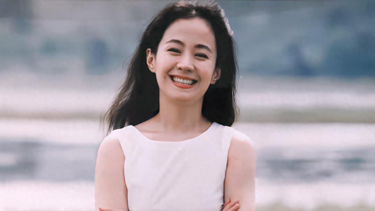 一代女神，现如今55岁，无儿无女，一直单身，活的潇洒自在