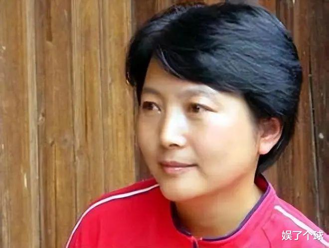 杜宪69岁还这么漂亮，发不白背不驼，丈夫陈道明却像老爷爷！