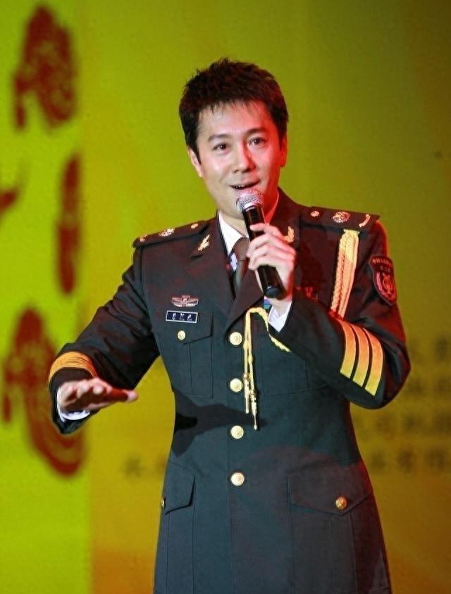 应被“开除”军籍的三位明星,贪财穿和服,一个比一个丢脸