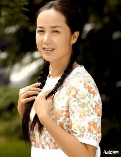 麻花辫|明明一脸褶子、浑身赘肉，还要强装少女扎麻花辫、双马尾，不害臊