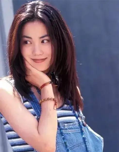 天后王菲离异两次,不敢再婚,最放心不下57岁仍单身的亲哥哥