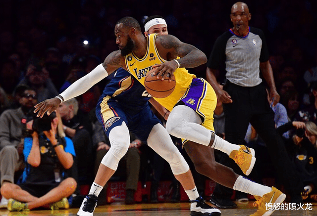 朗尼·沃克|朗尼沃克提出400万遭拒绝!詹姆斯出面挽留,湖人:只给230万