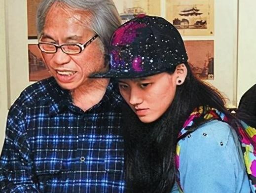 真假?媒体曝光林靖恩去世,巨额卖房款不见了,继子李卓轩心虚了