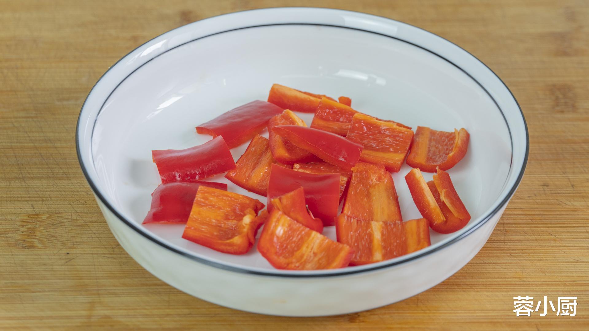 |建议女人,多善待自己,少喝奶茶多吃6道菜,脸色红润,精神饱满