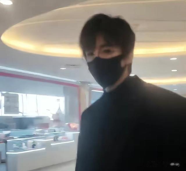 央视春晚二次彩排,网友怒斥“混子”明星,沈腾玛丽都救不了场