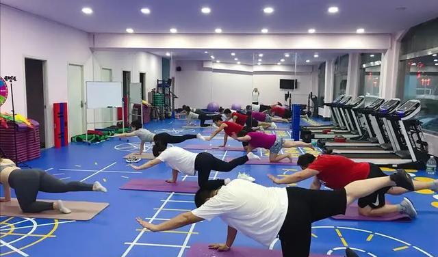 2个月暴瘦57斤,312斤女网红减肥营离世,父亲发声:已协商好赔偿