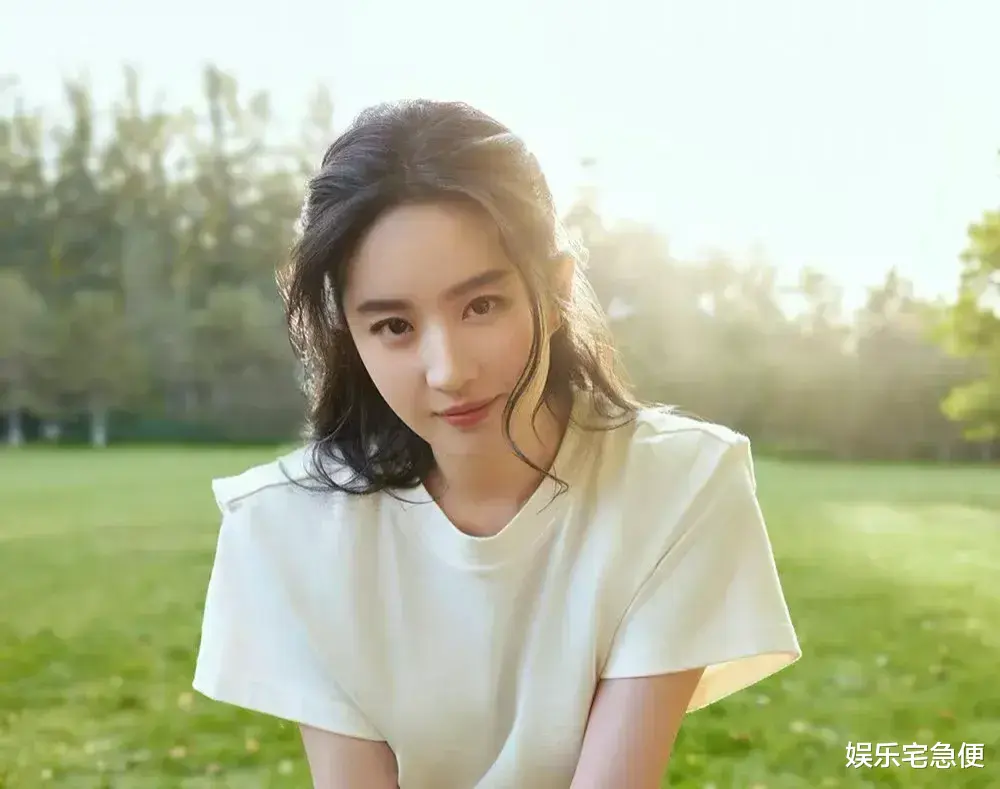 刘亦菲婉拒俞敏洪，笑言天选打工人最享受休息，董宇辉梦想破灭了