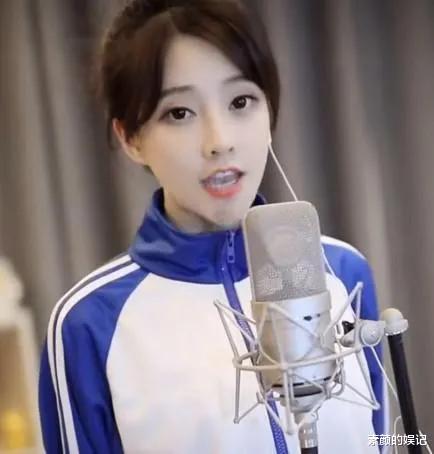 冯提莫|冯提莫新年晒照自称貌美如花遭调侃:都是P图P的,身高有1米5吗?