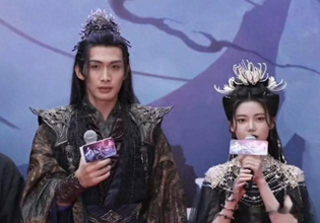 杨洋赵露思被央视封杀?热巴幽会黄景瑜被拍?S妈再婚汪小菲亲爹