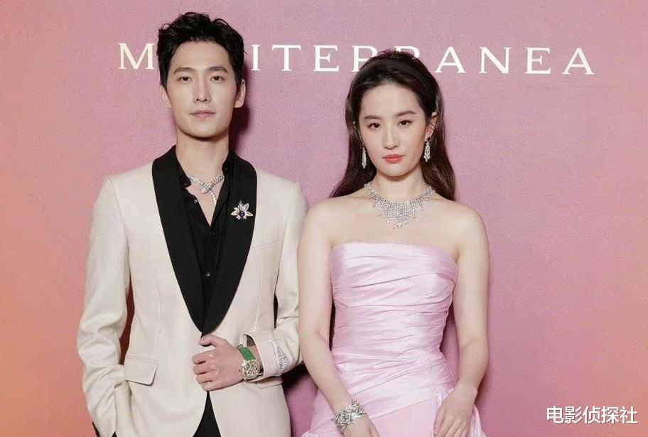 刘亦菲|众星撑伞图出圈:刘亦菲气质佳,倪妮氛围感满满,刘诗诗气场全开