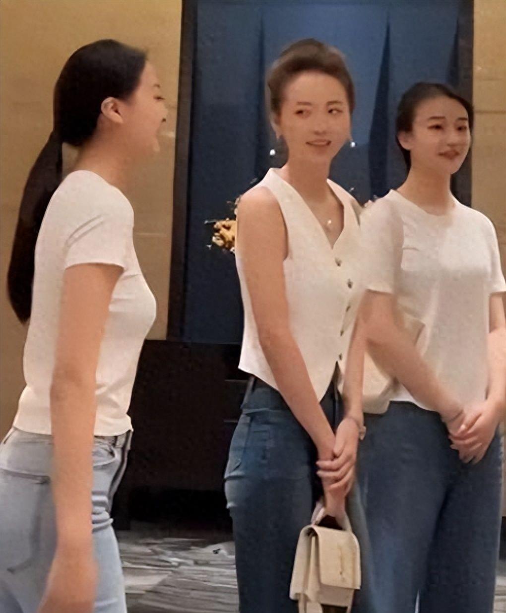 曾经陪许家印KTV应酬 ，年薪高达900万，后宫团长白珊珊“上位”之路！