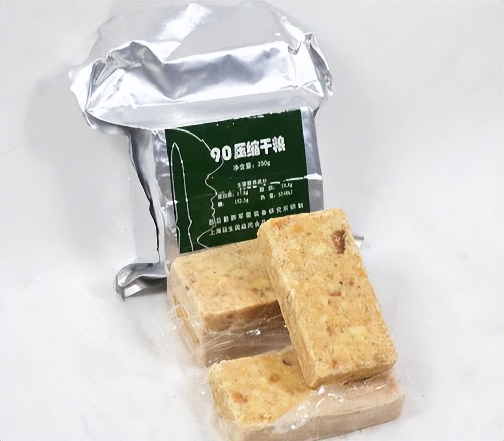 饼干|战场上吃什么最扛饿?中国压缩饼干吃一块顶一天,这是什么原理?
