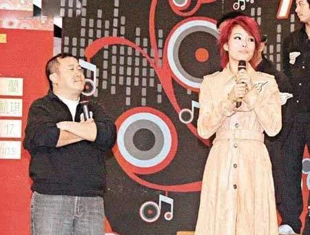 逼成龙下跪,胖揍曾志伟,排挤星爷,如今的他如何消失了?