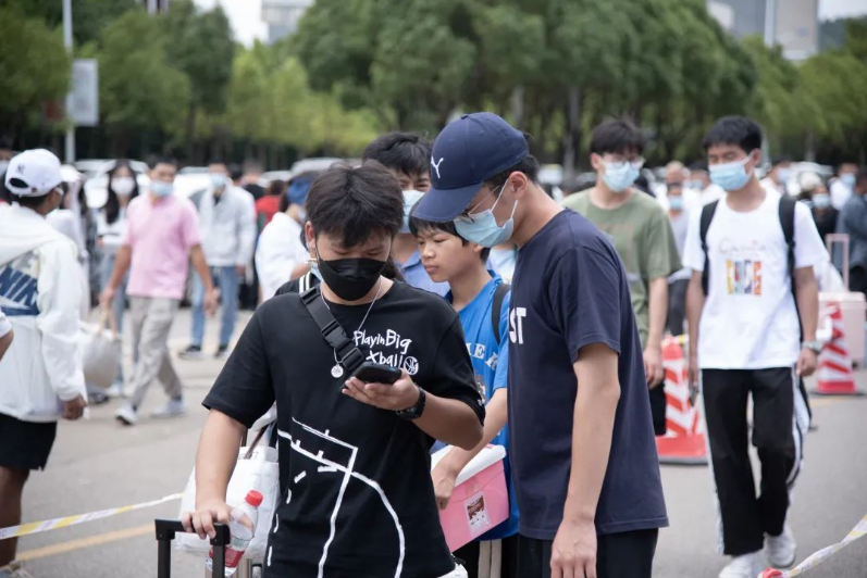 808名新生集体退档,致山东一高校招生不足,背后原因扎心了