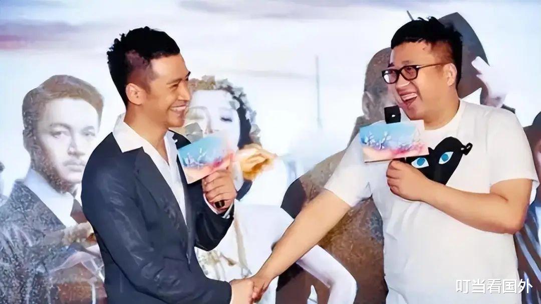 何晟铭曾与富婆姐姐恋爱？曝光娱乐圈内幕，惊艳过往引人猜测！