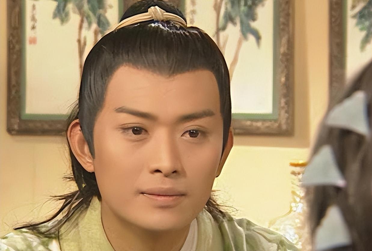 黄海冰:与丁克妻子离婚后,娶小12岁娇妻,今50岁把俩孩子宠上天