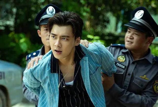 冯小刚|李易峰落幕成“照妖镜”,老炮冯小刚身边盘旋的京圈,算是崩盘了