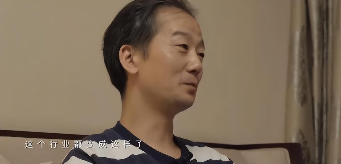 曾经是明星,如今成了摆摊小贩,这5位落魄明星,一个比一个卑微