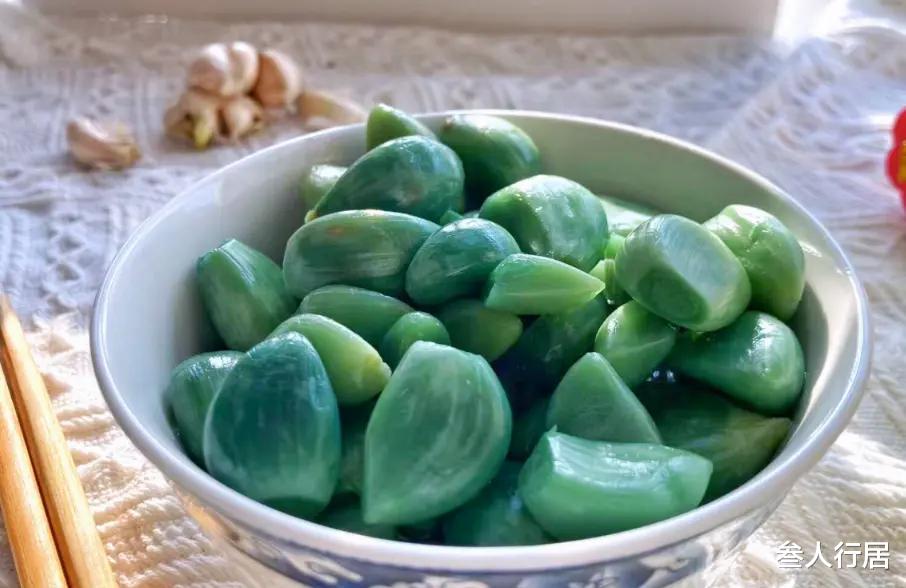食盐|腌腊八蒜,别只会放醋,牢记3个窍门,一天就变绿,更爽脆不烧心