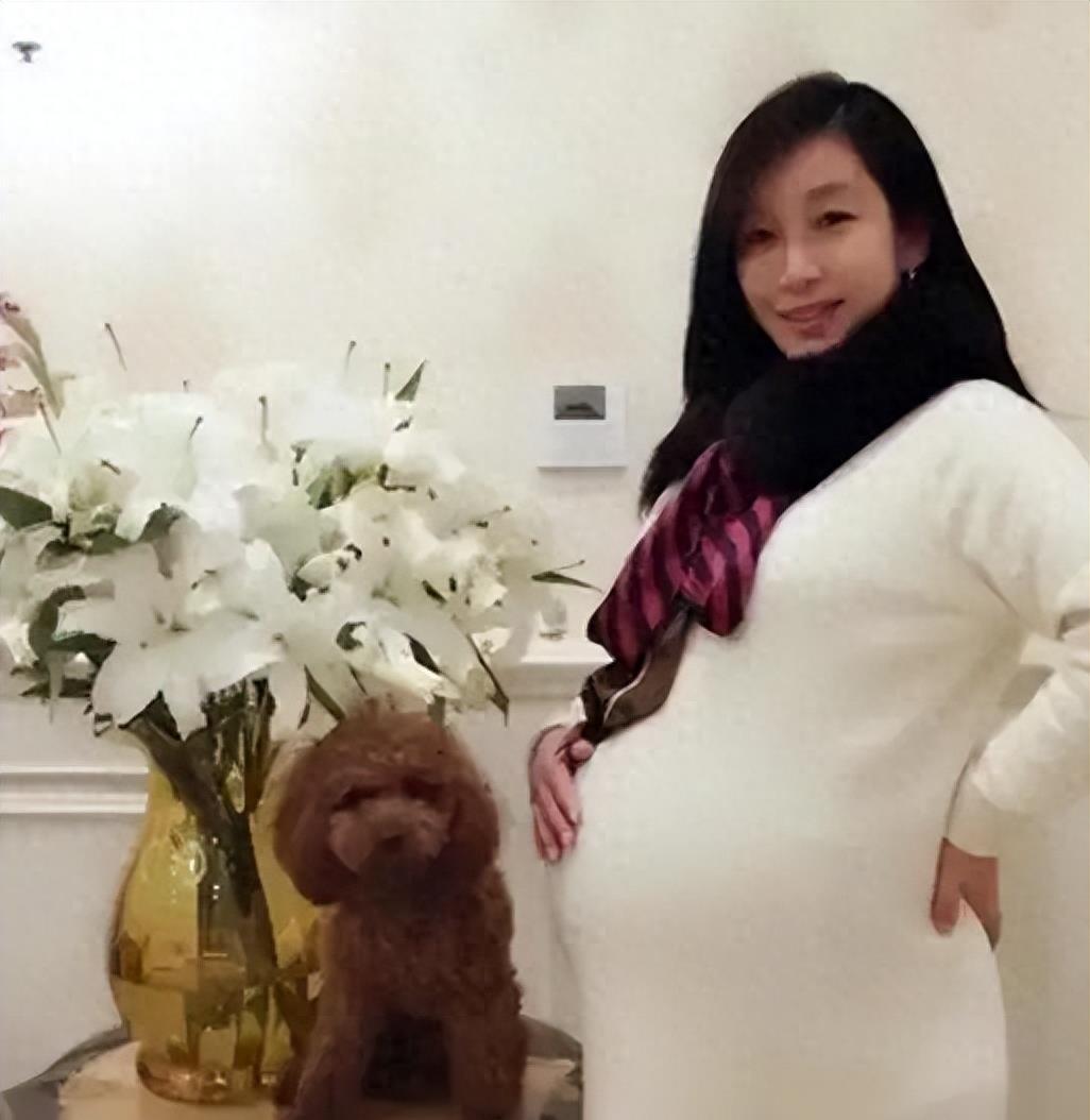 秦海璐“巨婴症儿子”现已8岁,看到长相后,网友觉得有些意外