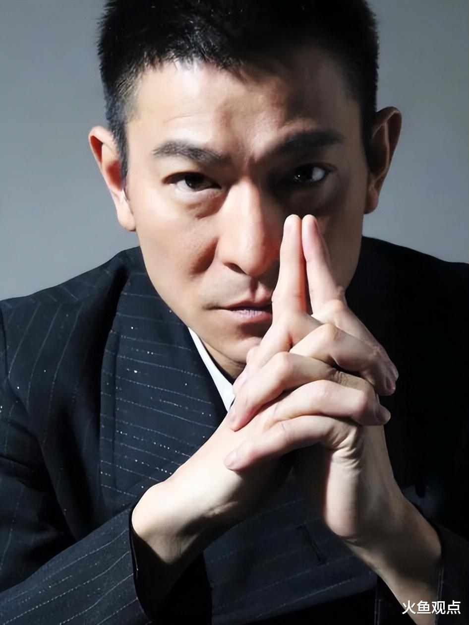 刘德华|61岁的刘德华:这一躬,鞠了5年