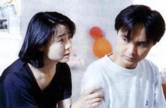 萨日娜：结婚33年只生孩子不做饭，帅气演员丈夫潘军却把她宠成宝