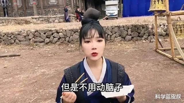 横店|横店20万群演的悲惨现状,美女泛滥成灾,懒汉的乐园疯子的天堂