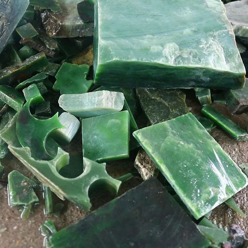 白玉市场的半边天——俄料