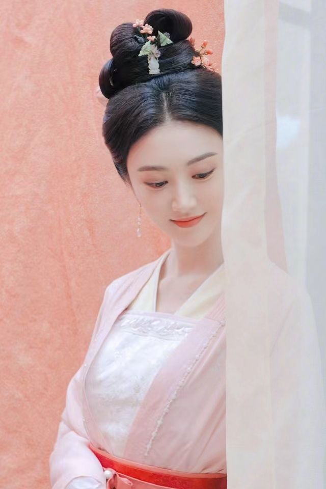 白鹿《宁安如梦》或将空降开播，桃厂暑期档最后的挣扎了！