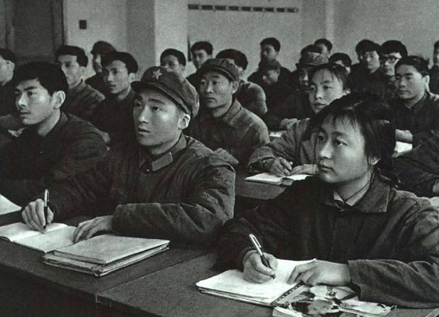 这个人人都能上大学的时代,绝不是什么幸福,反而是个坑