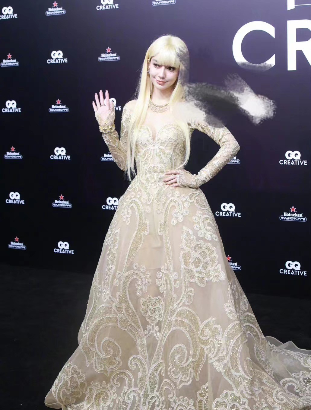 angelababy走gq红毯惊艳!