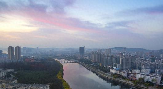 自驾|这座“三线小城”当选“中国唯一永久宜居城市”？到底有什么特点
