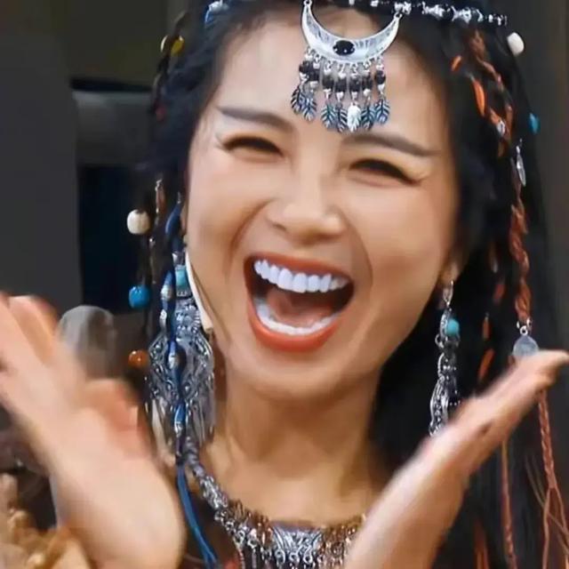 刘涛一口蓝牙上热搜,网传值300万,网友调侃:这牙能连接音响吗