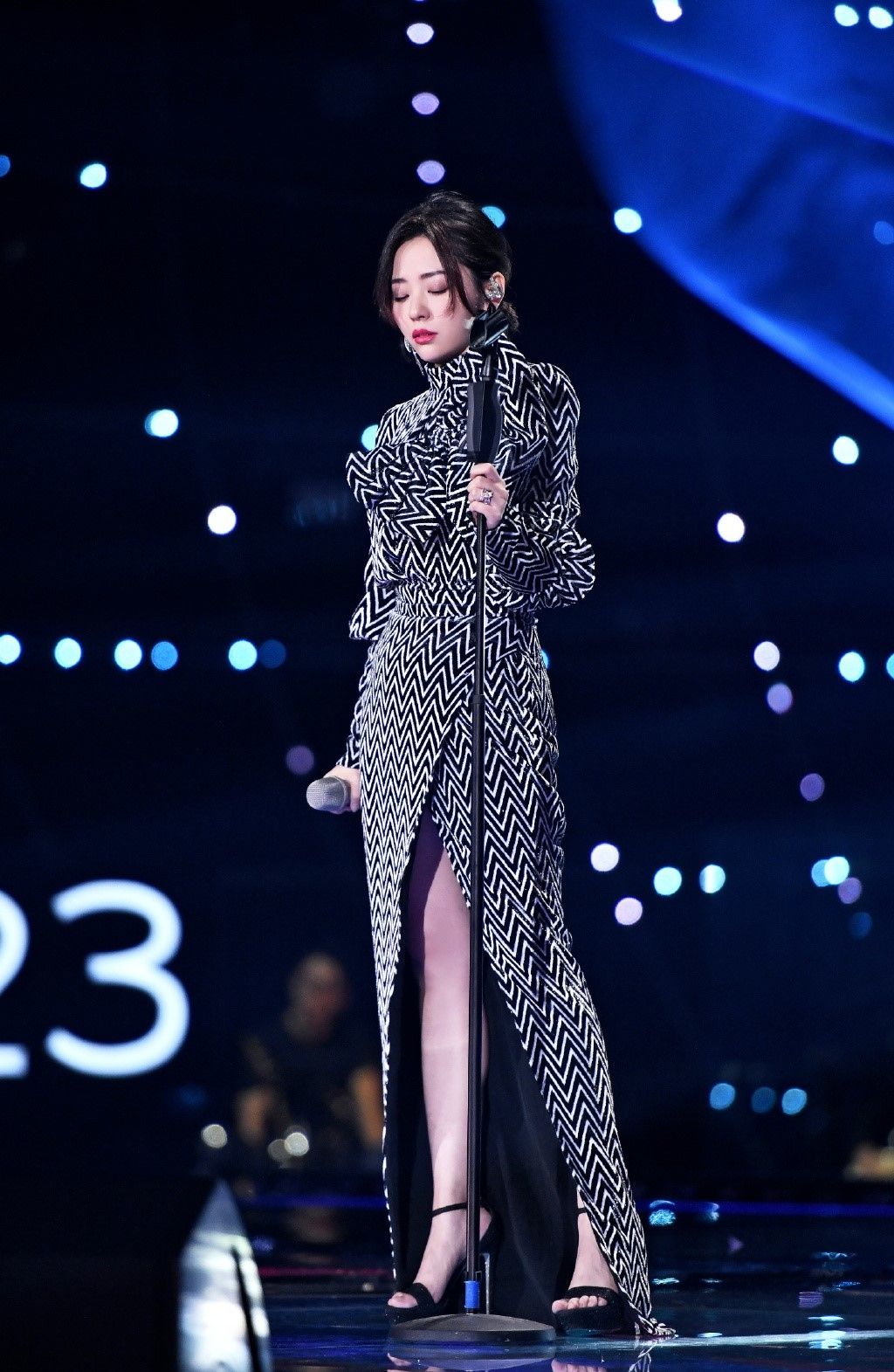 超女|7位超女的现状：有的身患重病，有的卑微求上浪姐，还有的被骗6亿